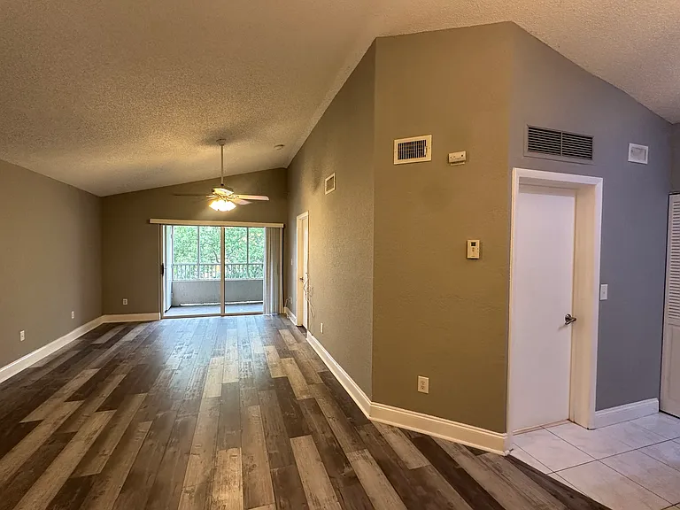2871 N Oakland Forest Dr #308 — Photo 9
