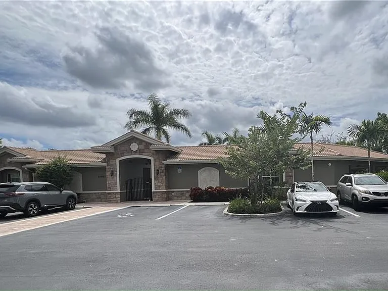 10833 Alvara Way — Photo 13