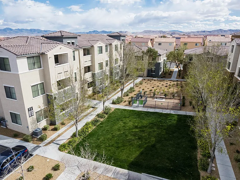 CHANDLER APARTMENT HOMES — Photo 28