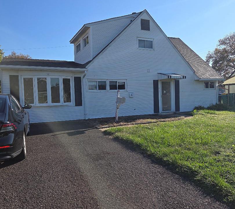 1st image of 6 Cornflower Ln