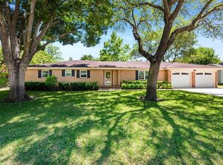 1126 W 8th St, Mc Gregor, TX 76657