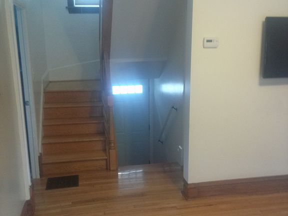 4th image of 865 S Grove Ave