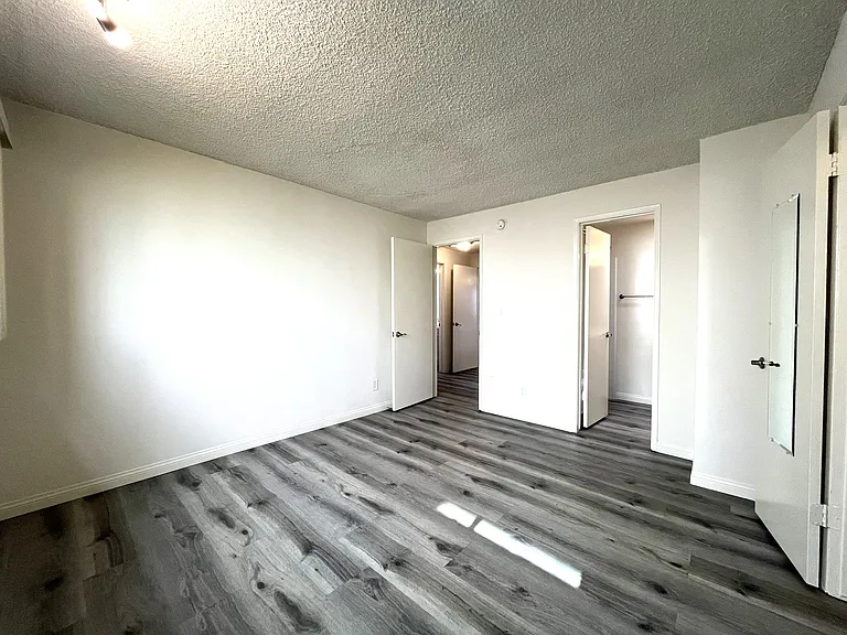 1706 Granville Ave #8 — Photo 17