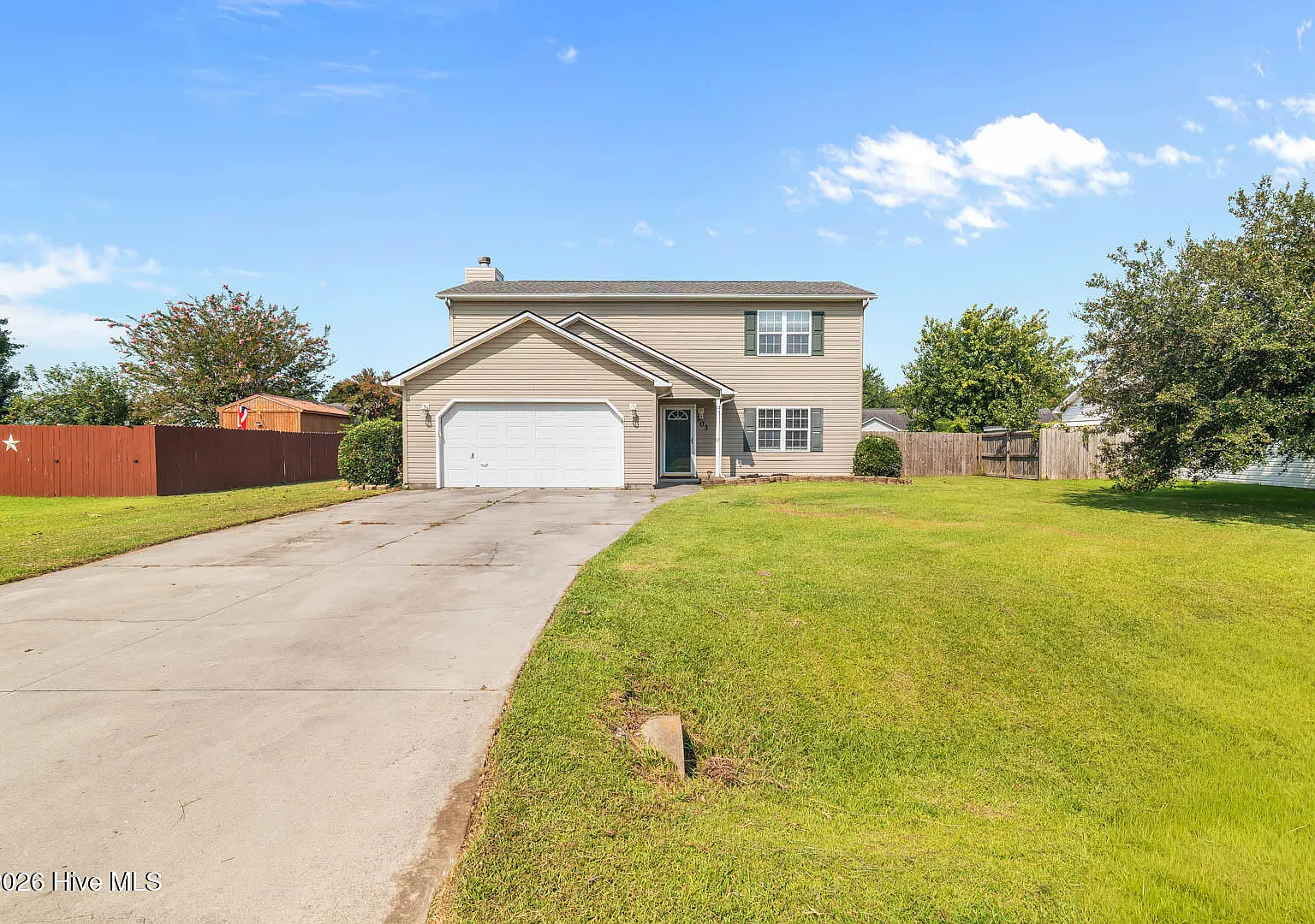 3 bed, 2.5 bath, 1798 sqft, $1,900 — Photo 2