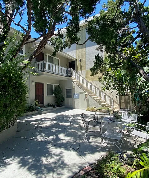 2611 W Clark Ave #B — Photo 1