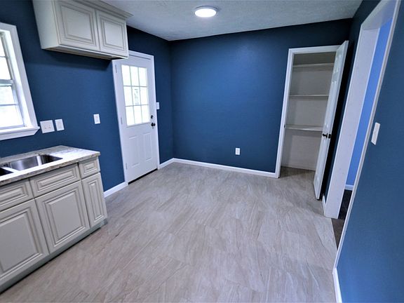 4th image of 13365 Blackgum St