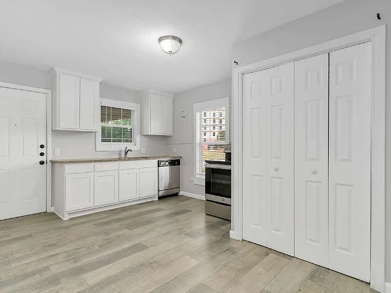 122 Ramsey St — Photo 12