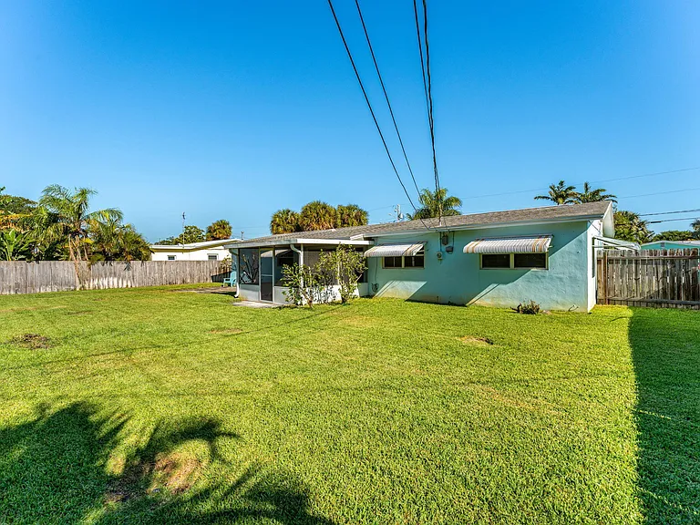 406 N Neptune Dr — Photo 30