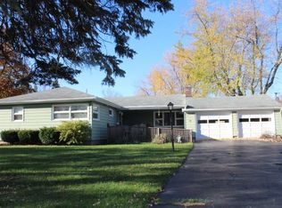 51 Meadowbrook Dr, Albion, NY 14411