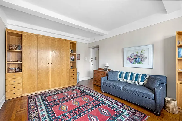 Sold by Compass | media 2