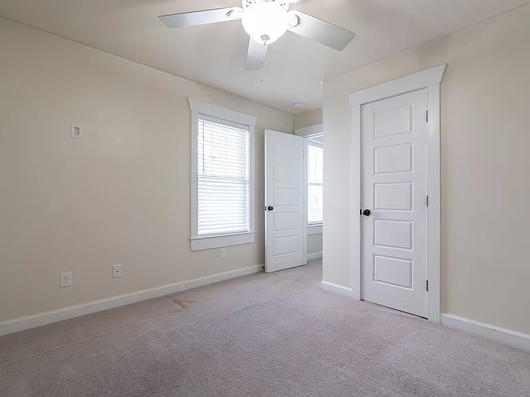 1400 Goodman St — Photo 18