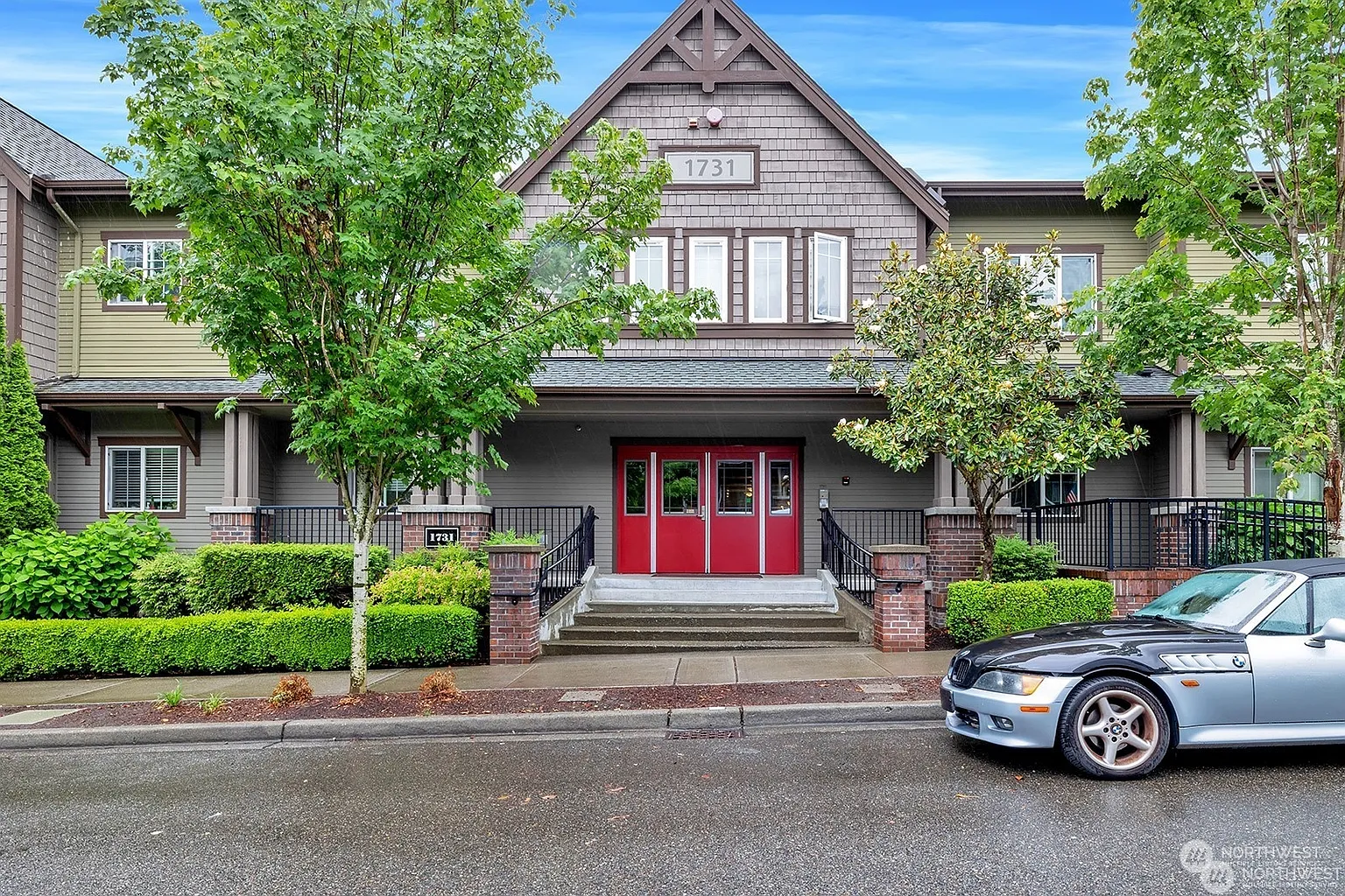1731 10th Avenue NE #B113 photo 1