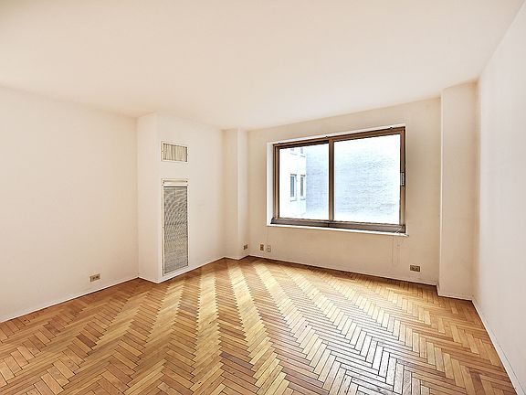 5th image of 106 Central Park S #12CC