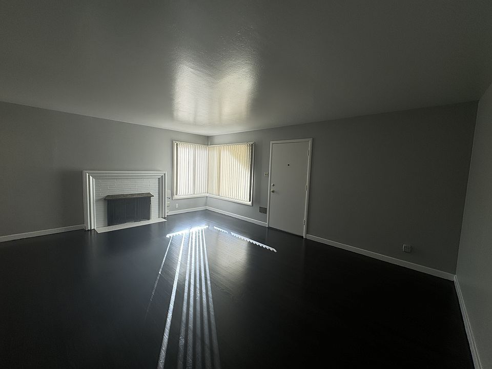 2nd image of 2440 Ione St #2440