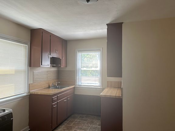 5th image of 1086 Tulip Ave Floor 2