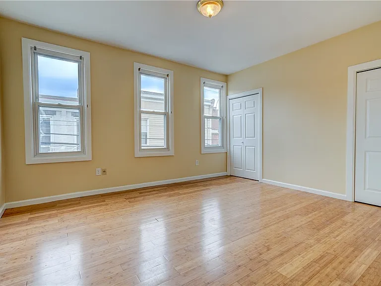 5264 Dresden Way — Photo 9