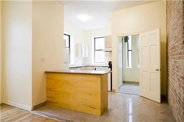 Rented by Living New York | media 35