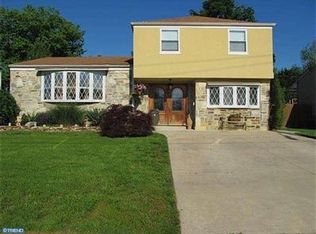 9728 Glenhope Rd, Philadelphia, PA 19115