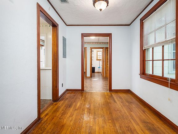 4th image of 4649 TROUT RIVER Boulevard