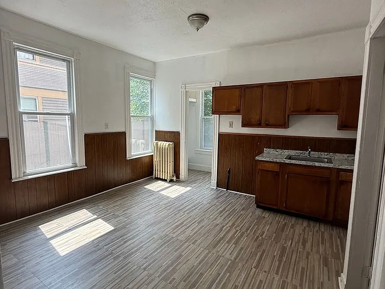 870 Elm St — Photo 9