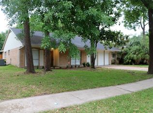 10935 Vanderford Dr, Houston, TX 77099