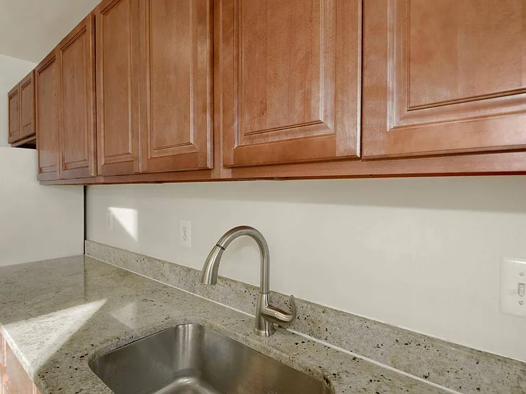 212 Orange St SE #3 — Photo 4