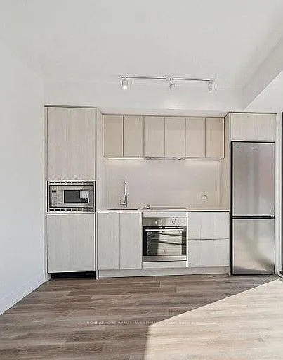 1 Jarvis St #401 — Photo 6