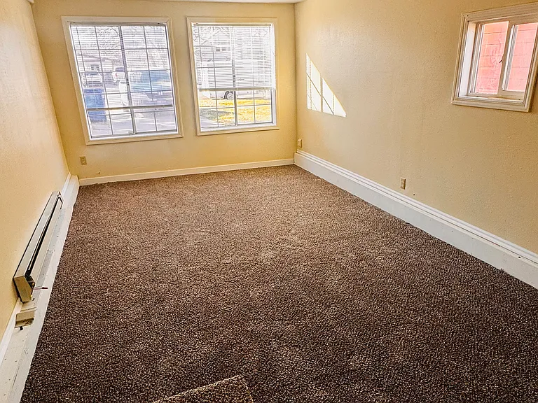 408 B Ave E — Photo 5