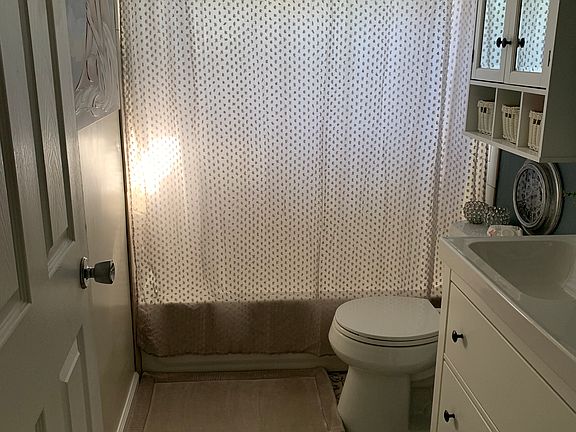 3rd image of 2948 Finch Dr