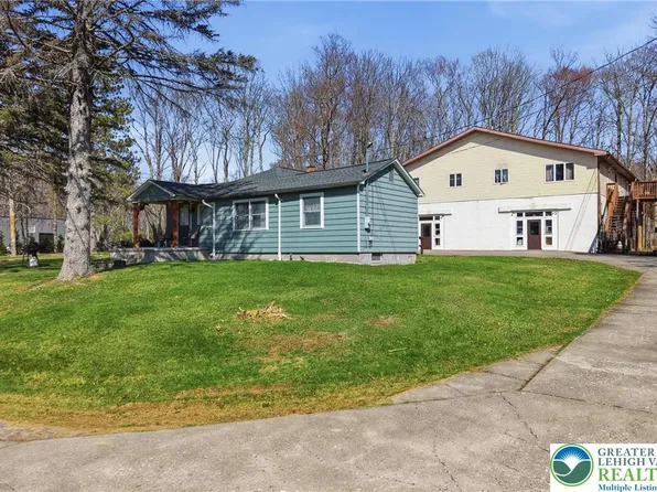 304 Drinker Tpke, Covington Township, PA 18424