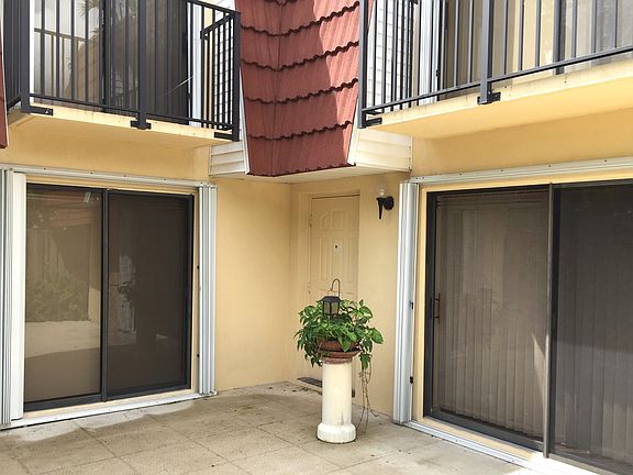 5th image of 9896 NW 6th Pl