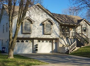 6823 N Lydia Ave, Gladstone, MO 64118