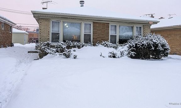 2nd image of 3823 Warren St