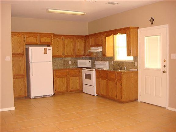 3rd image of 1612 Nassau St