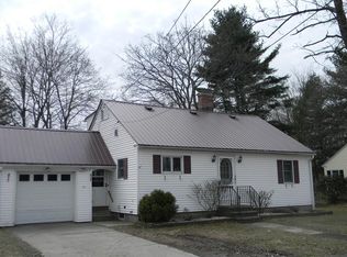 28 Spruce St, Greenfield, MA 01301