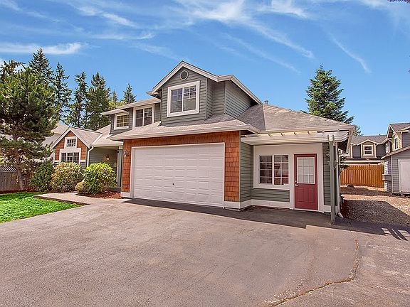 3rd image of 1820 NE Serpentine Pl