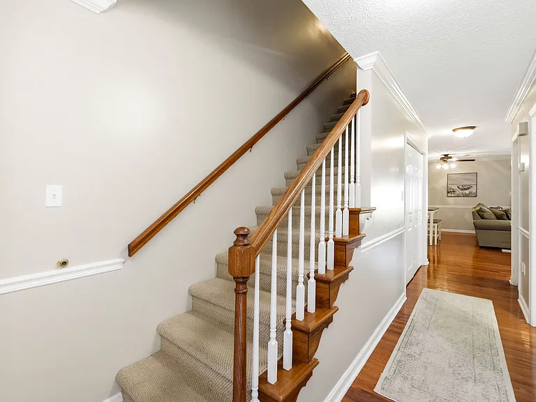 505 Hickory Rd — Photo 9