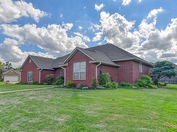2nd image of 9605 S Hillcrest Dr