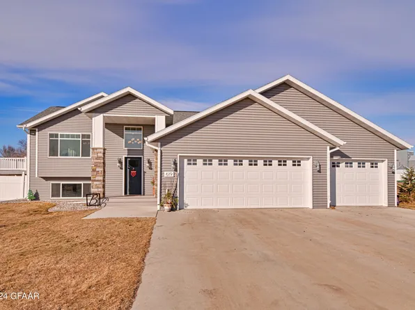619 Parkway Ln E, Northwood, ND 58267