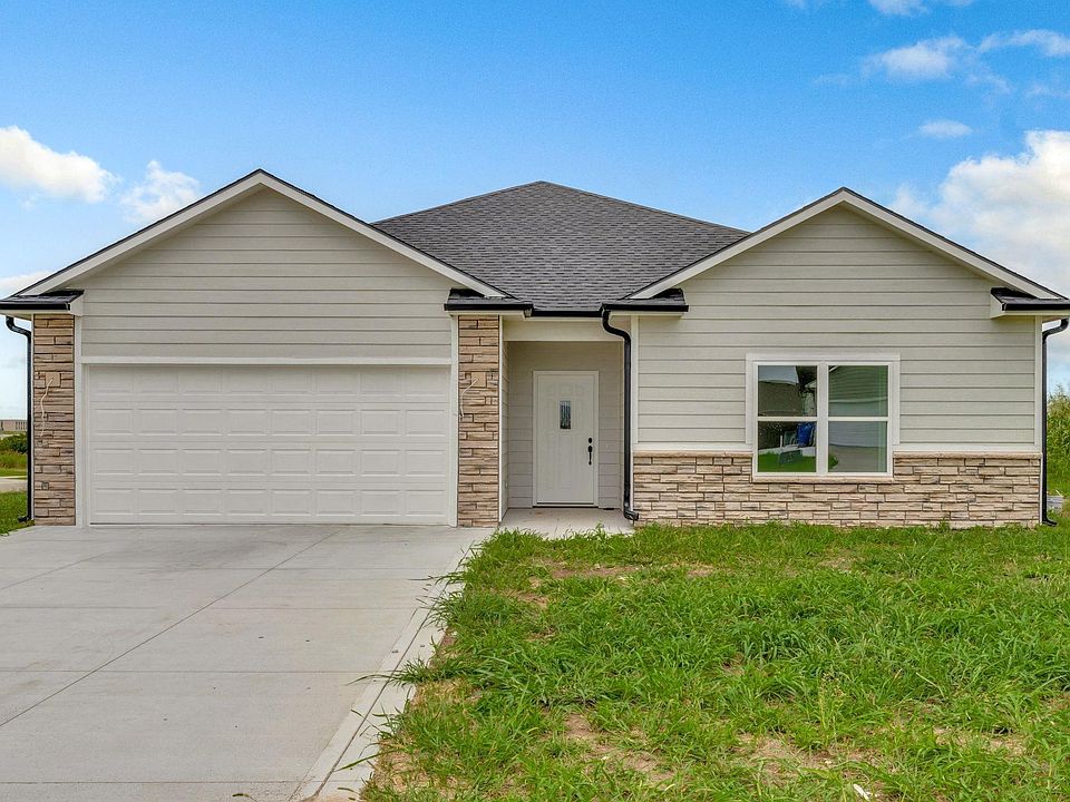 1st image of 2604 Heron Cir