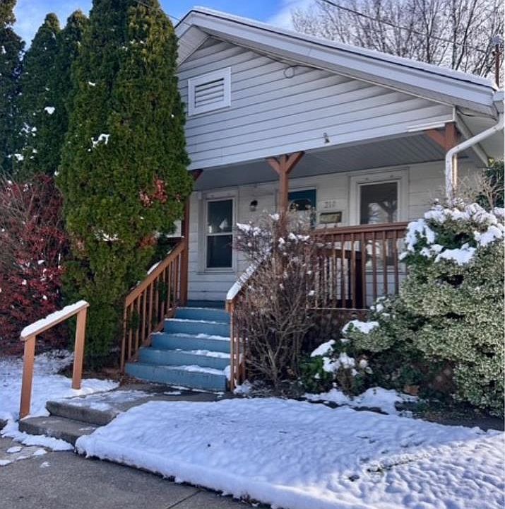 1st image of 210 Bond Ave