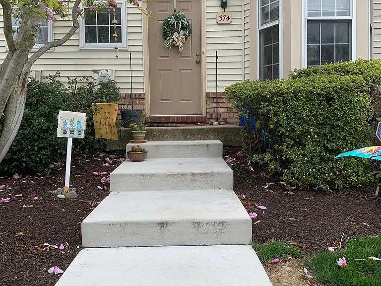 374 Hartford Sq — Photo 5