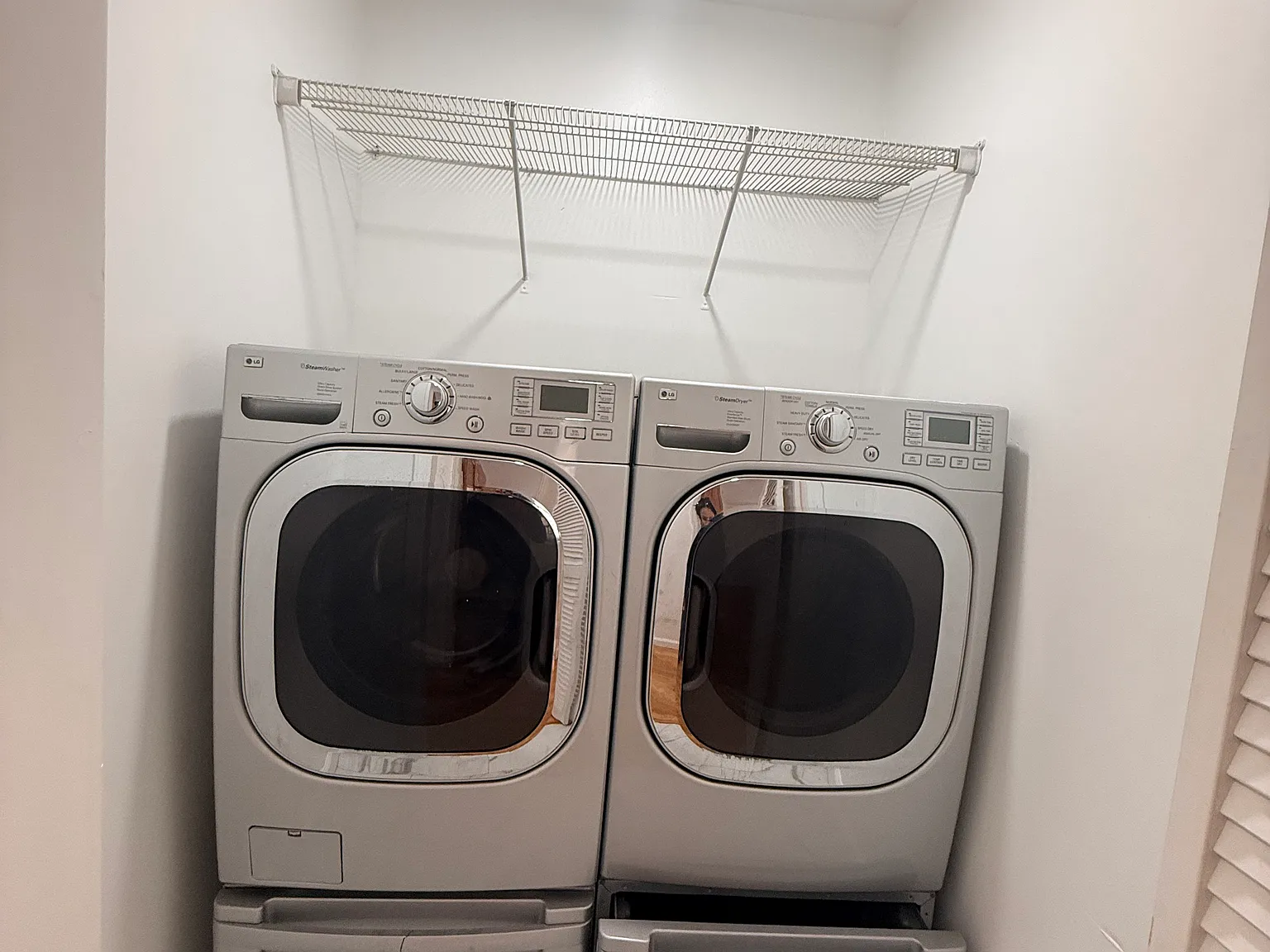 3 bed, 750 sqft, $3,200 — Photo 4