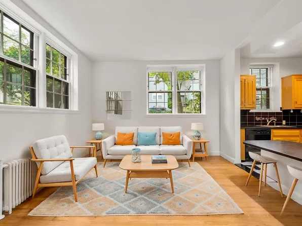 4 Kilsyth Ter APT 11, Brighton, MA 02135