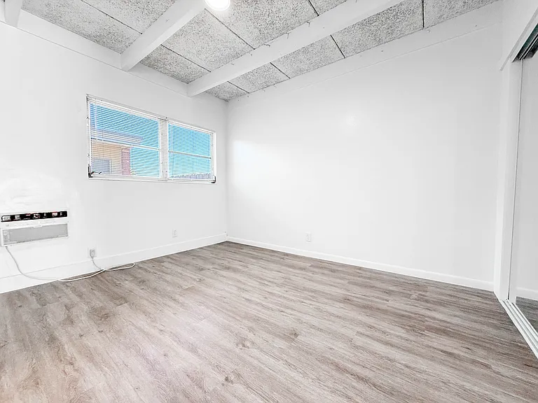 1025 S K St #5 — Photo 8