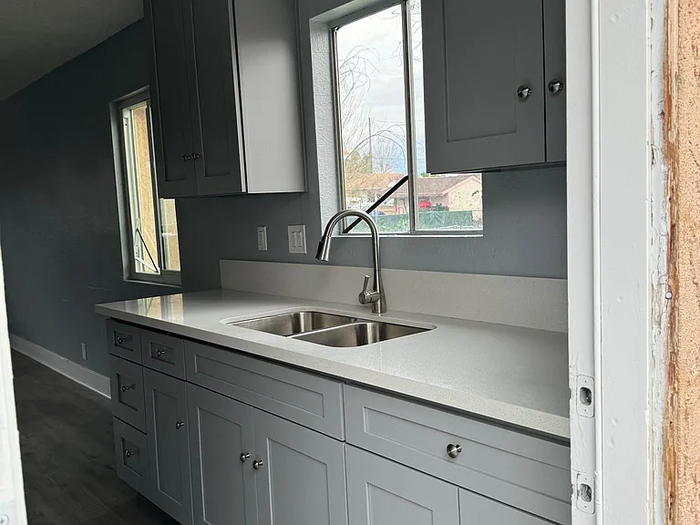 174 E 1st St #174 — Photo 17