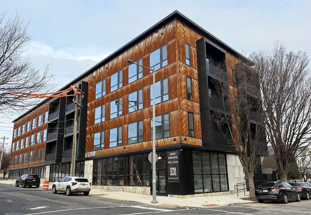 Moore House Apartments — Photo 1