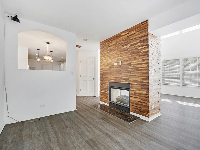 54 Egg Harbour Ct — Photo 9