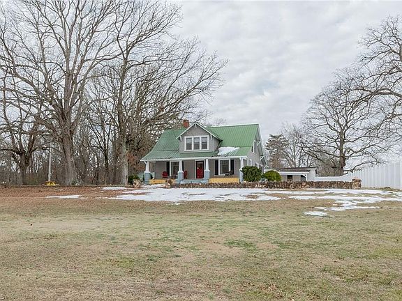 2nd image of 303 Bill Lohr Rd