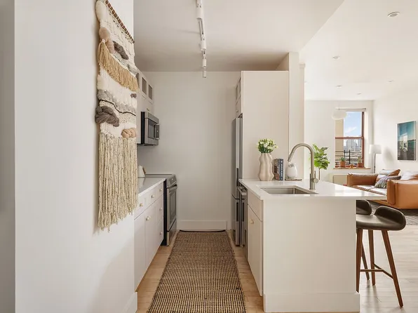 60 Tiffany Pl APT 3G, Brooklyn, NY 11231